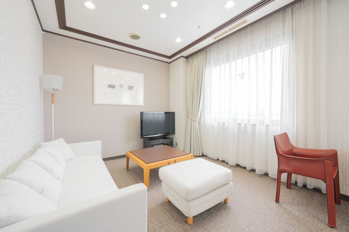 Room 15 of 50