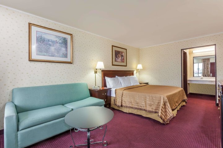 1 King Bed (6 of 6)