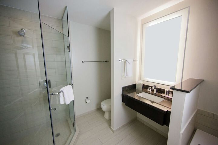 Room 43 of 61