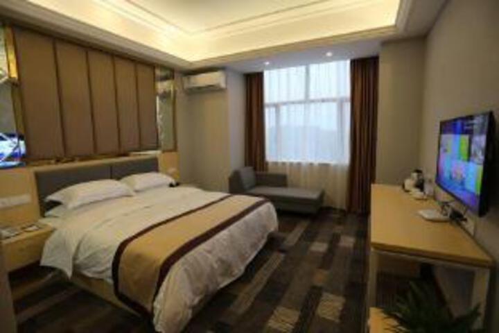 Room 5 of 7