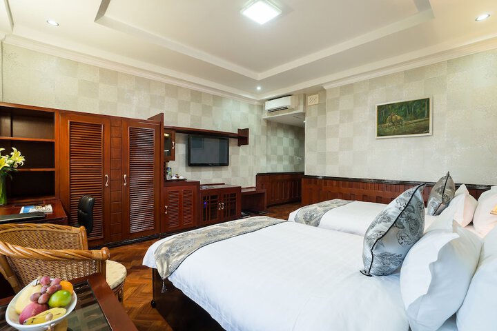 Room 13 of 181