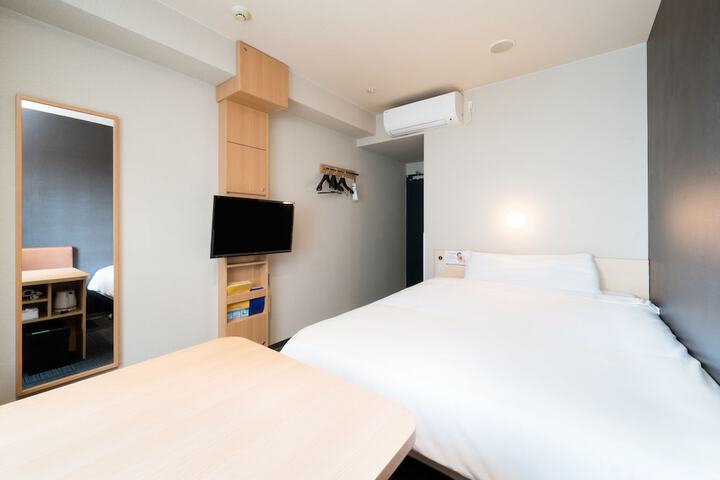 Room 5 of 41