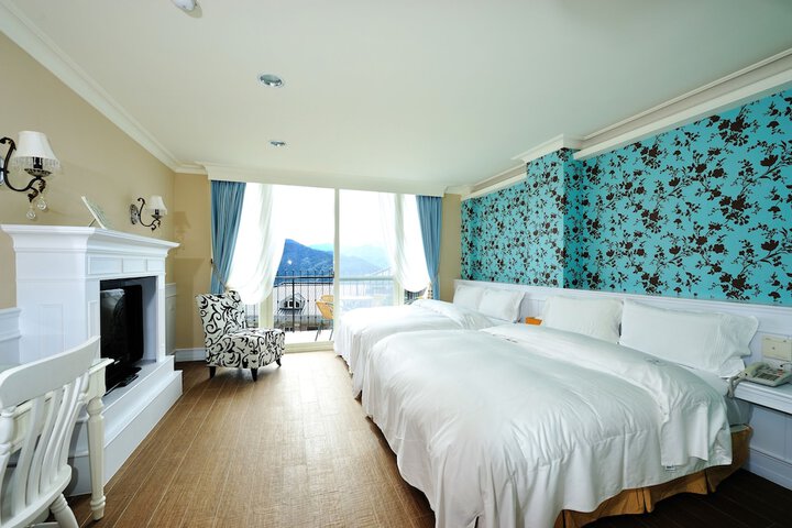 Room 6 of 34