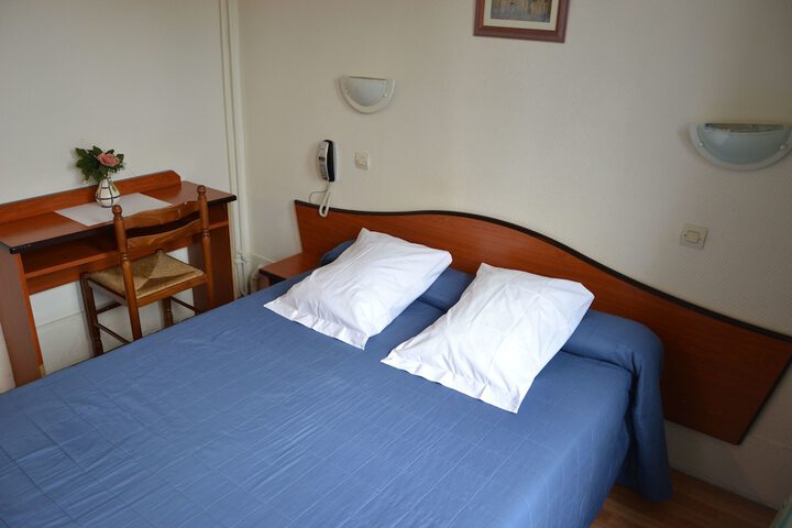 Room 40 of 70