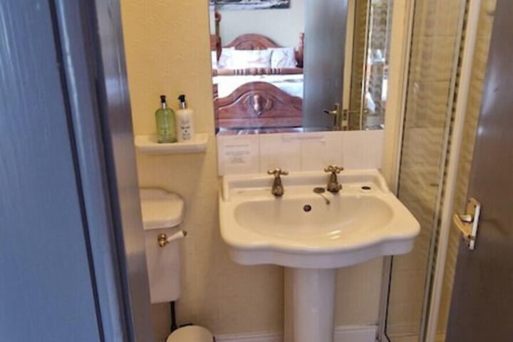 Room 12 of 20
