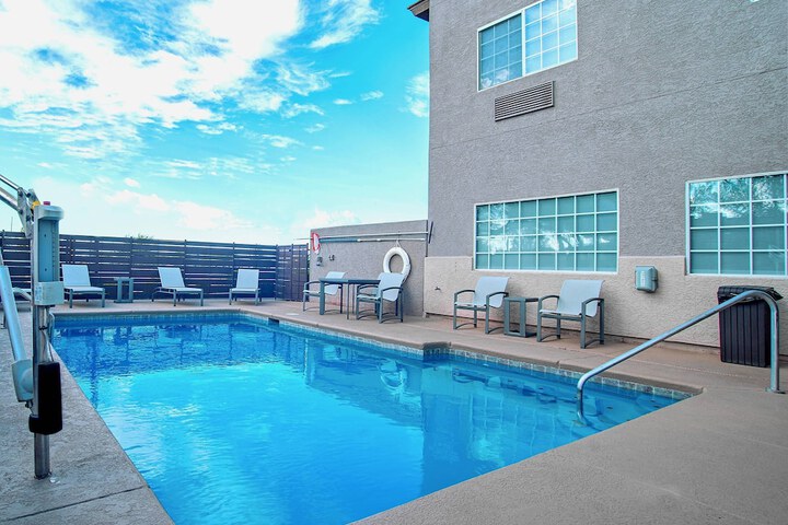 Swimming pool at Comfort Inn & Suites Sierra Vista Near Ft. Huachuca