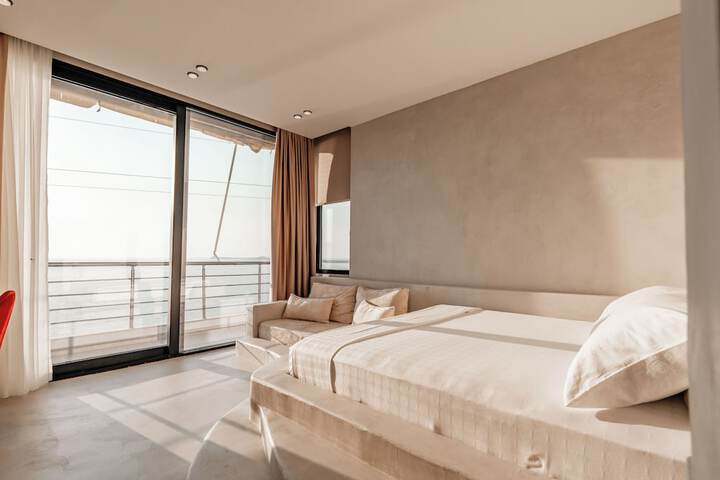 Room 35 of 96