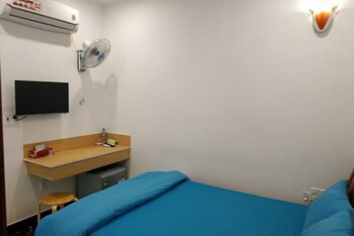 Room 1 of 12