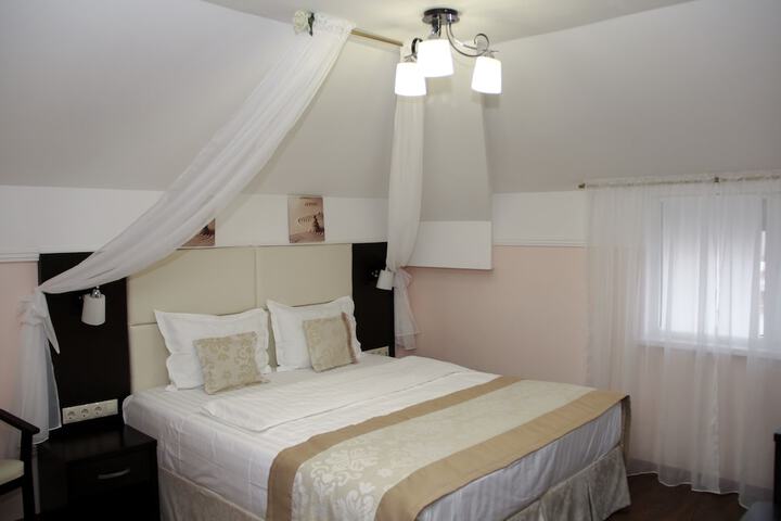 Room 42 of 71