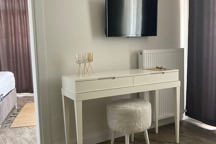 Room 3 of 42