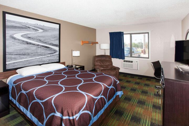 2 Double Bed Accessible Room (14 of 14)