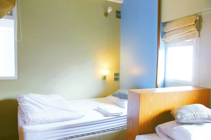 Room 17 of 32
