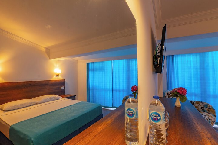 Room 8 of 209