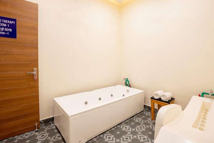 Spa 7 of 14