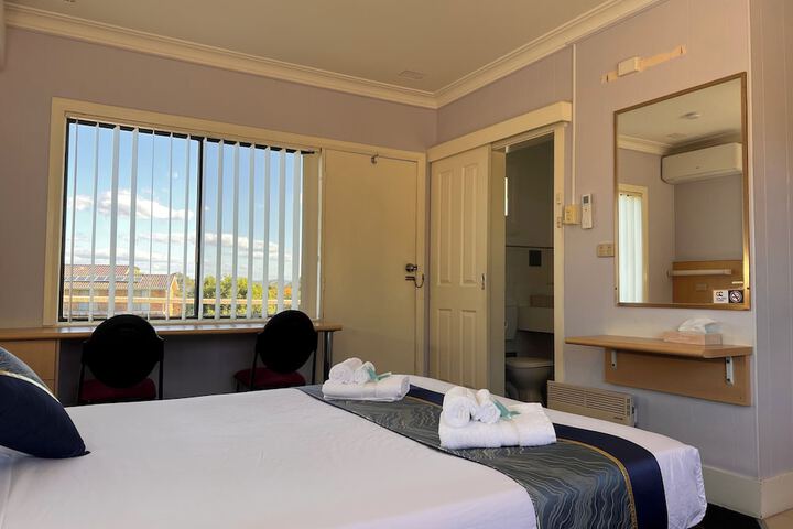 Room 11 of 52