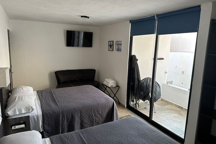 Room 17 of 140