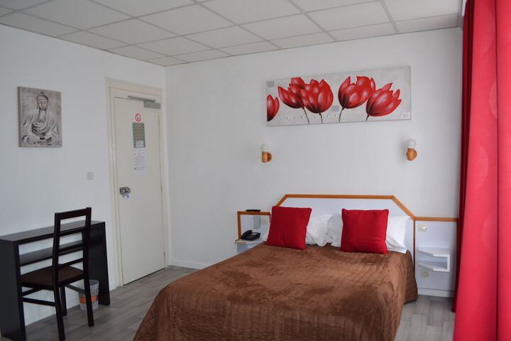 Room 6 of 31