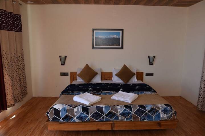 Room 2 of 19