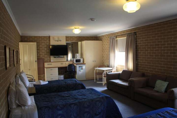 Room 11 of 35