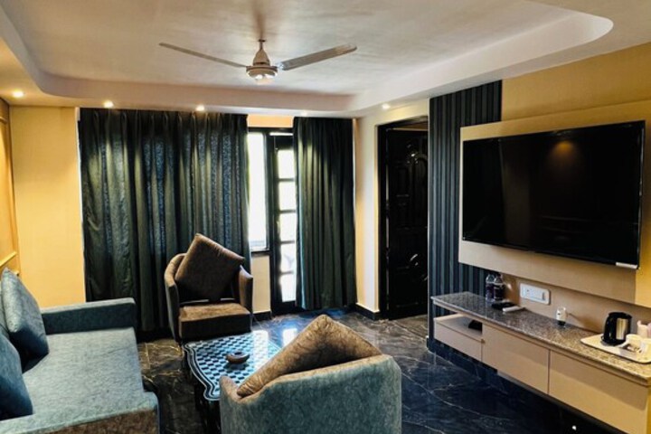 Room 14 of 78
