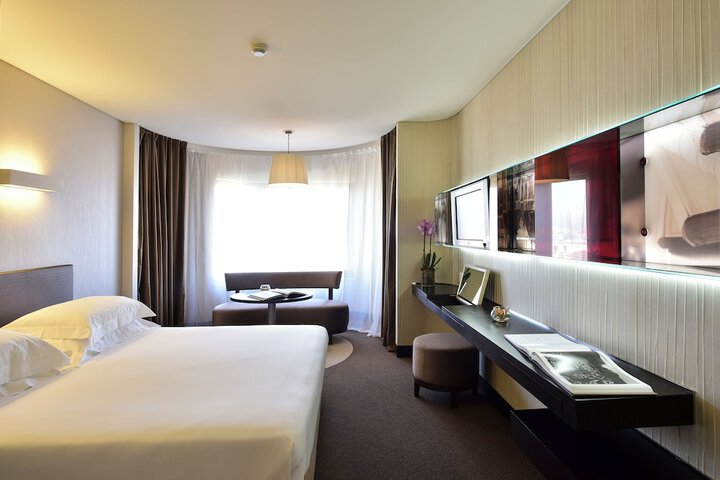 Room 22 of 106