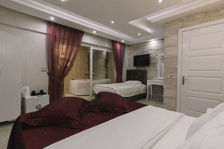 Room 14 of 73