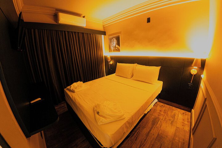Room 17 of 30