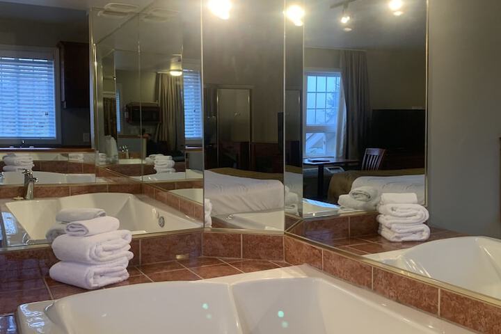 Family Suite 2 Queen Beds (7 of 9)