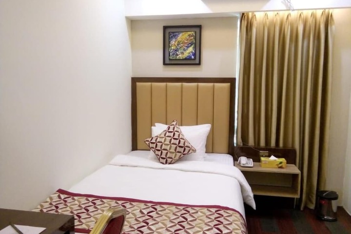 Room 15 of 39
