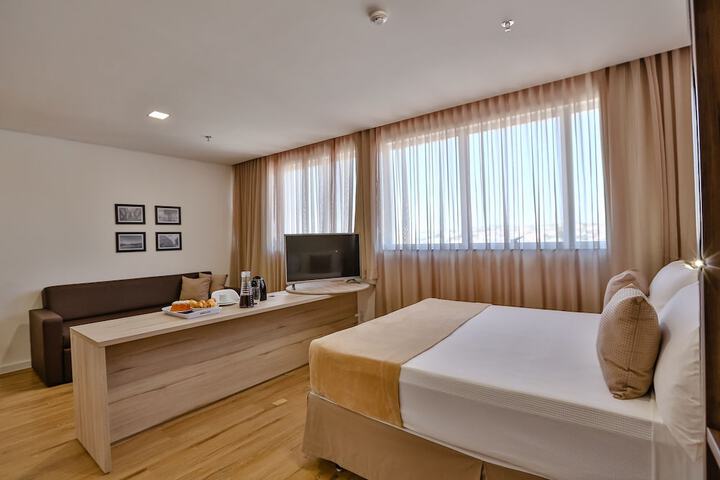 Room 7 of 34