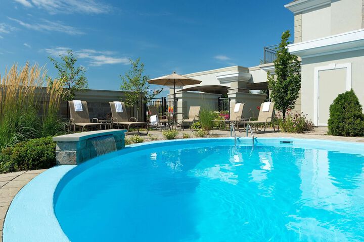 Hotel with Pool