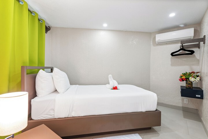 Room 16 of 77