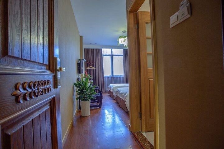 Room 27 of 43