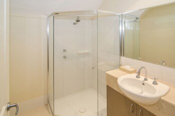 Room 3 of 20