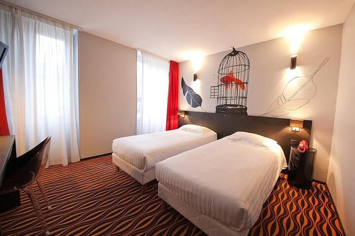 Room 31 of 51