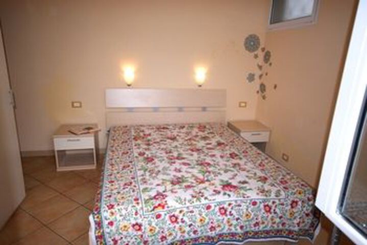 Room 26 of 97