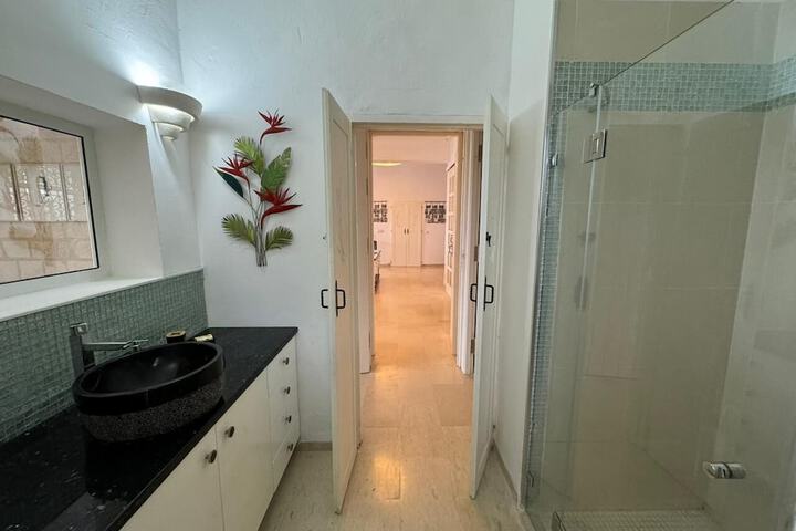 Room 15 of 24