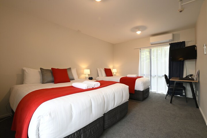 Room 5 of 46