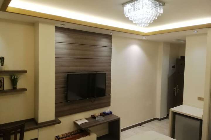 Room 10 of 37