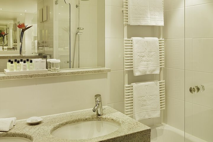 Room 14 of 39