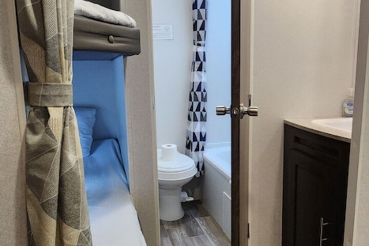 Room 183 of 313