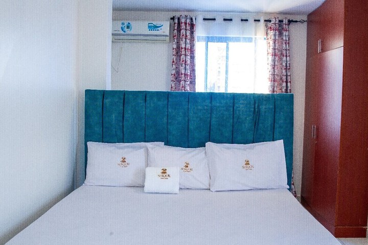 Room 5 of 15