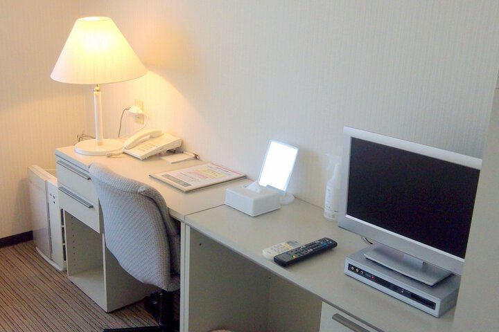 Room 11 of 35