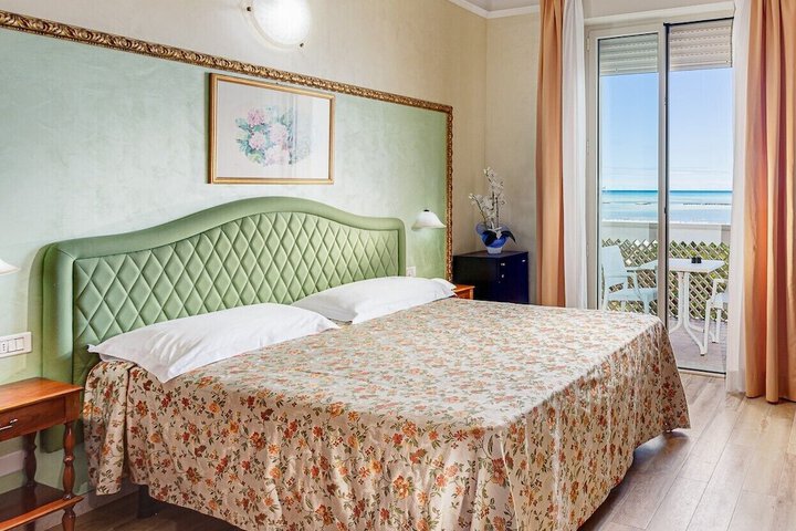 Room 4 of 21