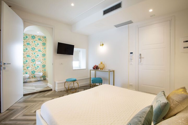 Room 20 of 74