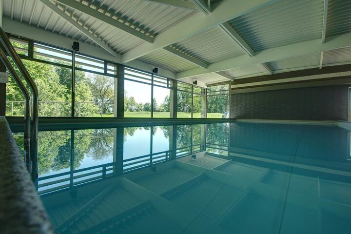 Pool Hotel