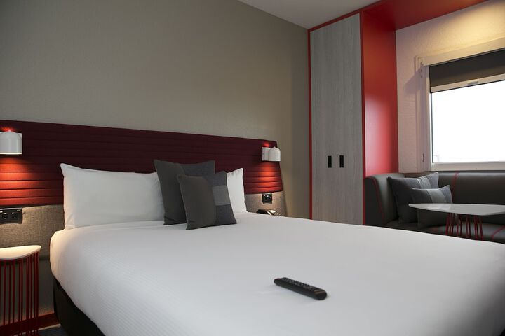 Room 4 of 59