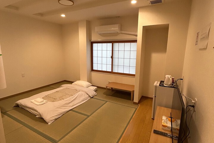 Room 16 of 36