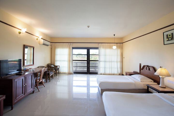 Room 10 of 51