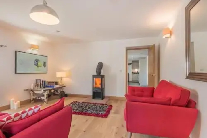 Room 10 of 20